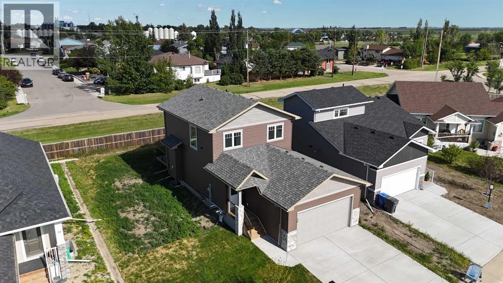 Photo 38 of 30 Clover Crescent, Beiseker AB