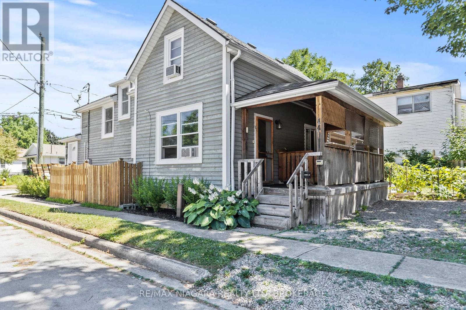 Photo 1 of 44 Forsythe Street, Fort Erie ON