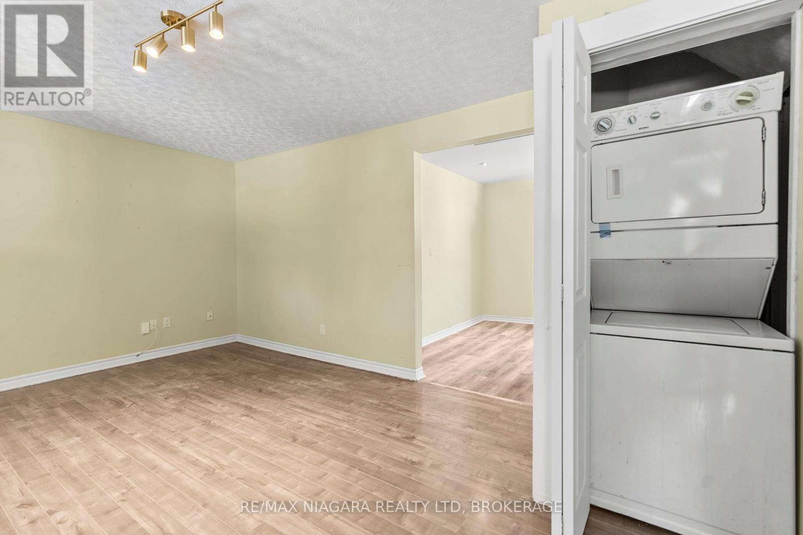 Photo 21 of 44 Forsythe Street, Fort Erie ON