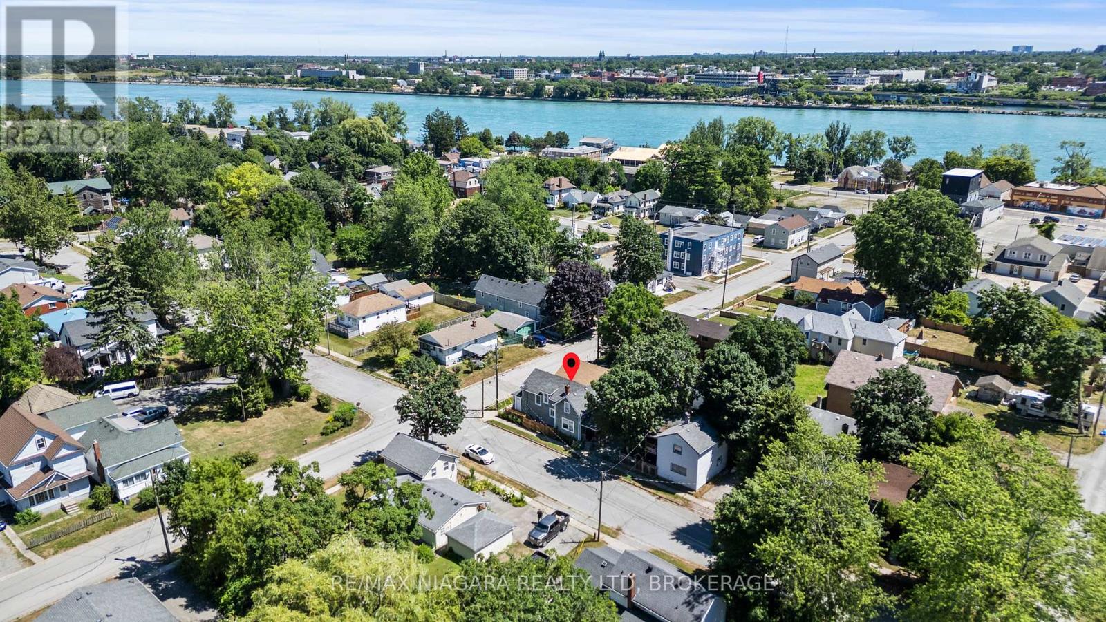 Photo 25 of 44 Forsythe Street, Fort Erie ON