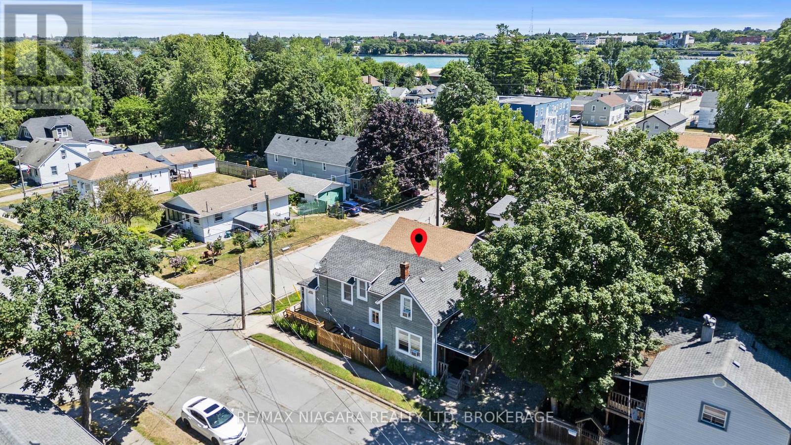 Photo 26 of 44 Forsythe Street, Fort Erie ON