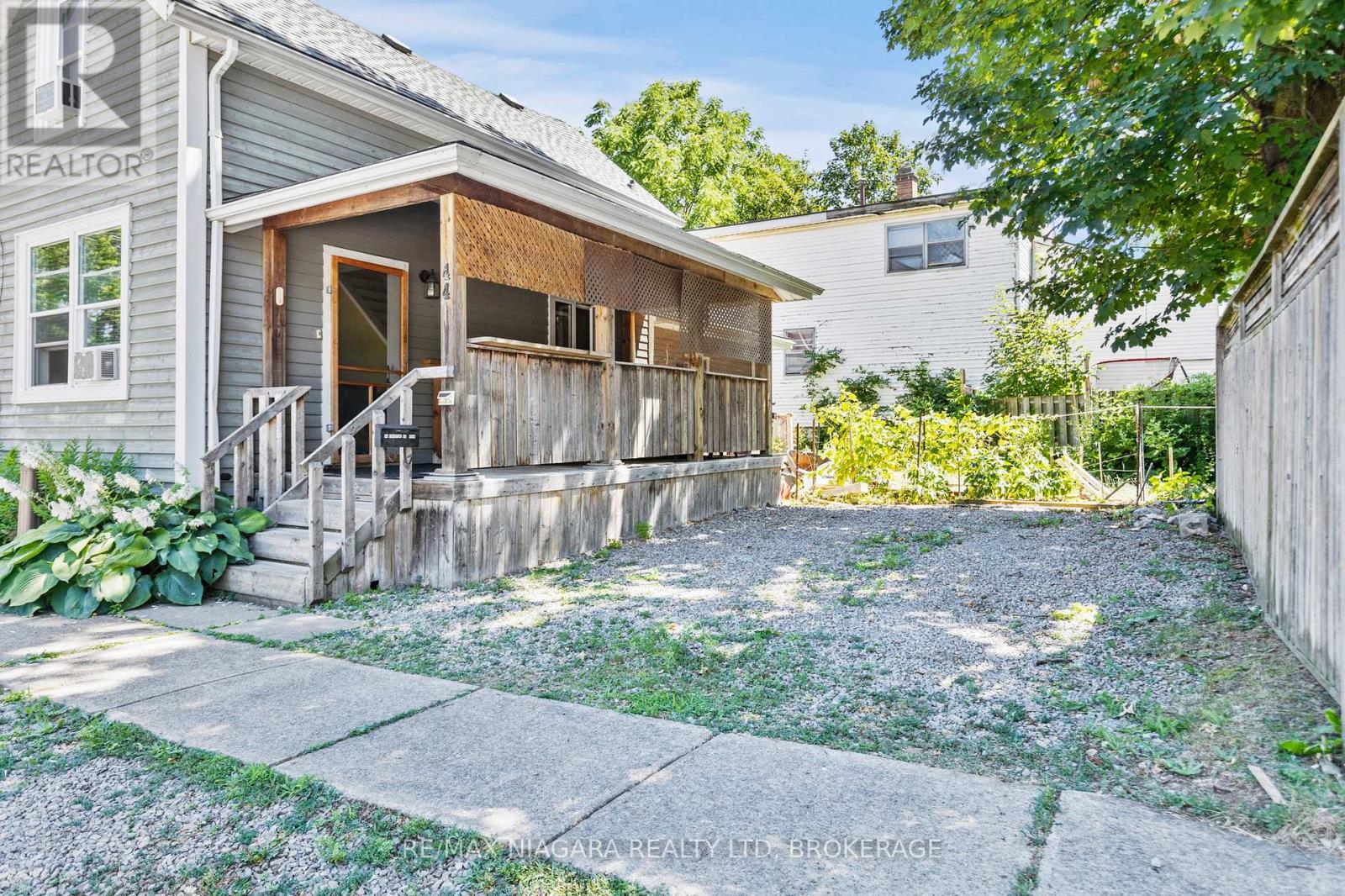 Photo 3 of 44 Forsythe Street, Fort Erie ON
