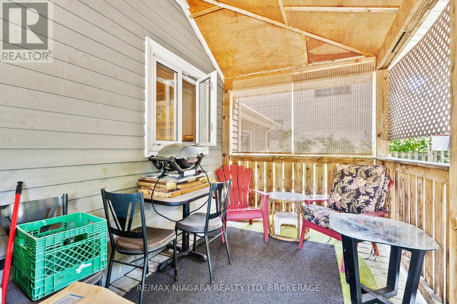 Photo 5 of 44 Forsythe Street, Fort Erie ON