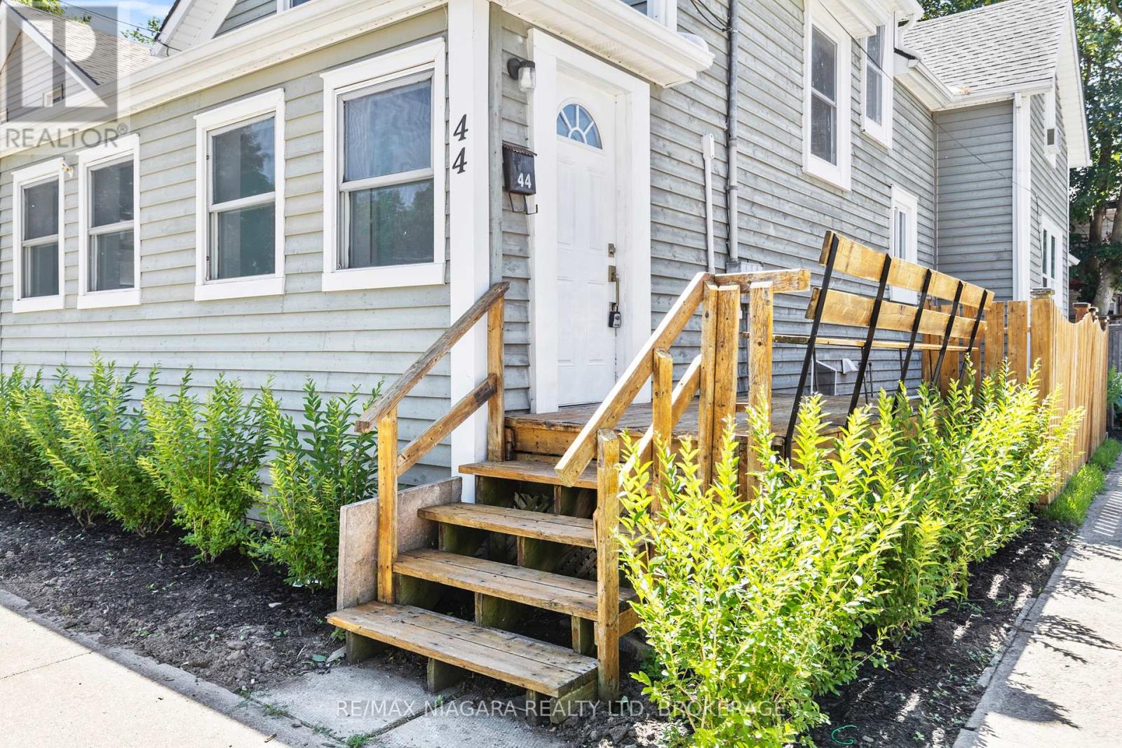 Photo 6 of 44 Forsythe Street, Fort Erie ON