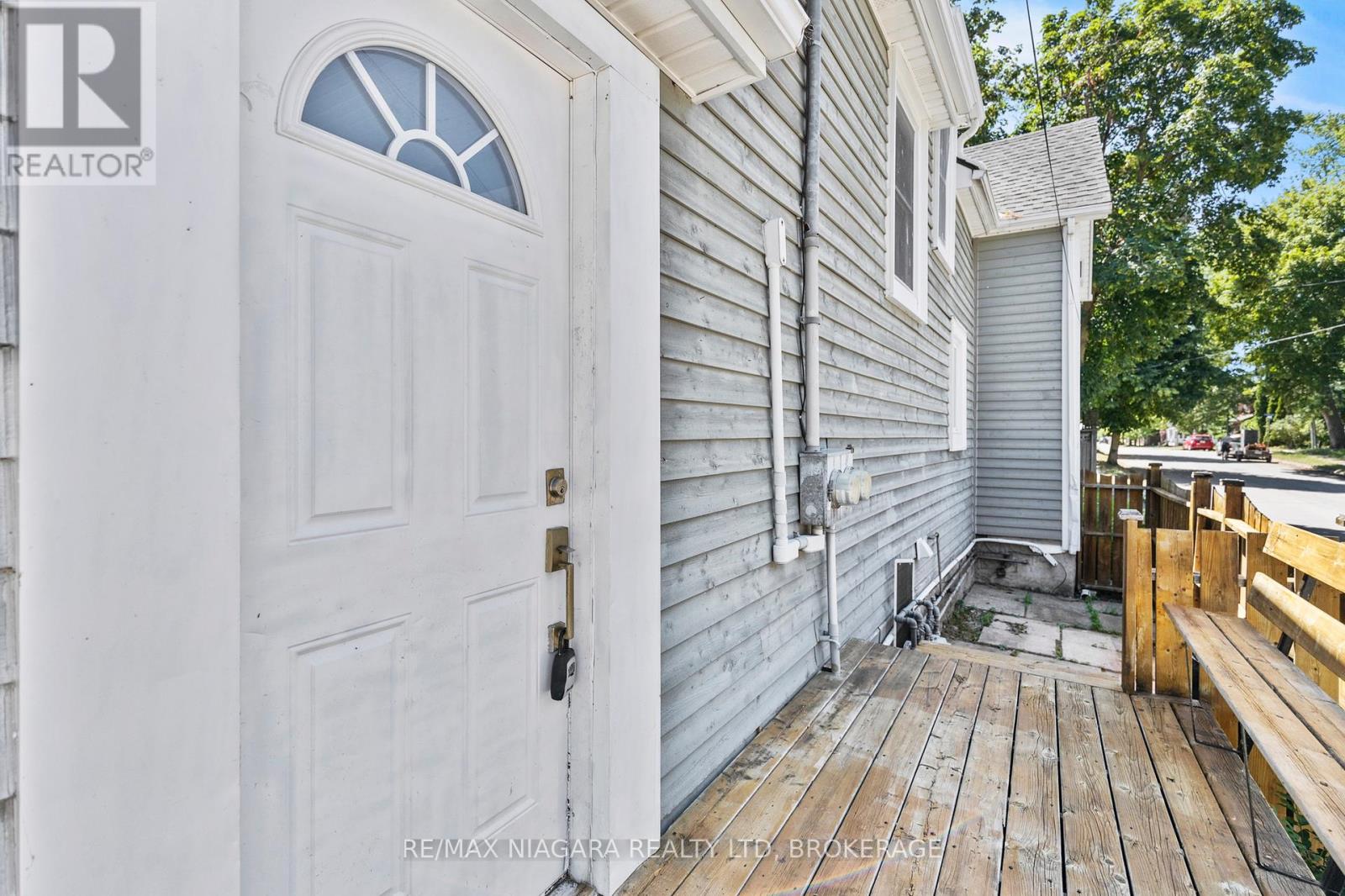 Photo 7 of 44 Forsythe Street, Fort Erie ON