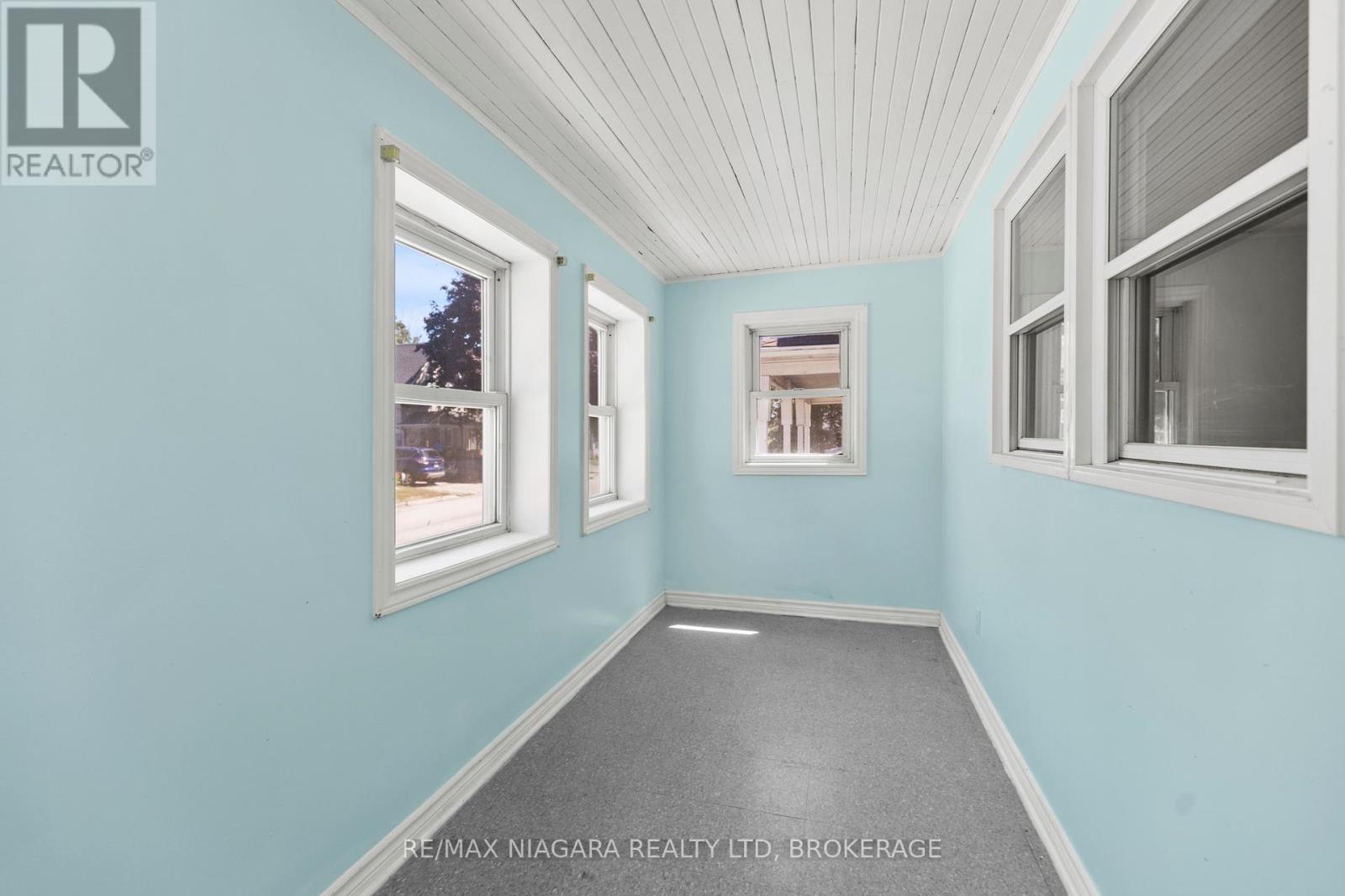 Photo 9 of 44 Forsythe Street, Fort Erie ON