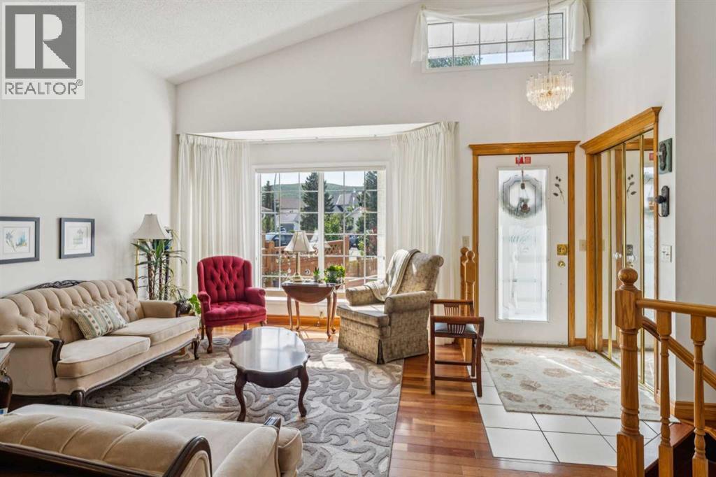 Photo 6 of 44 Valley Meadow Close Nw, Calgary AB