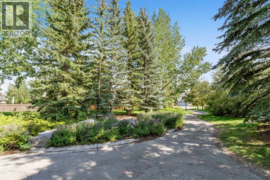 Photo 40 of 44 Valley Meadow Close Nw, Calgary AB