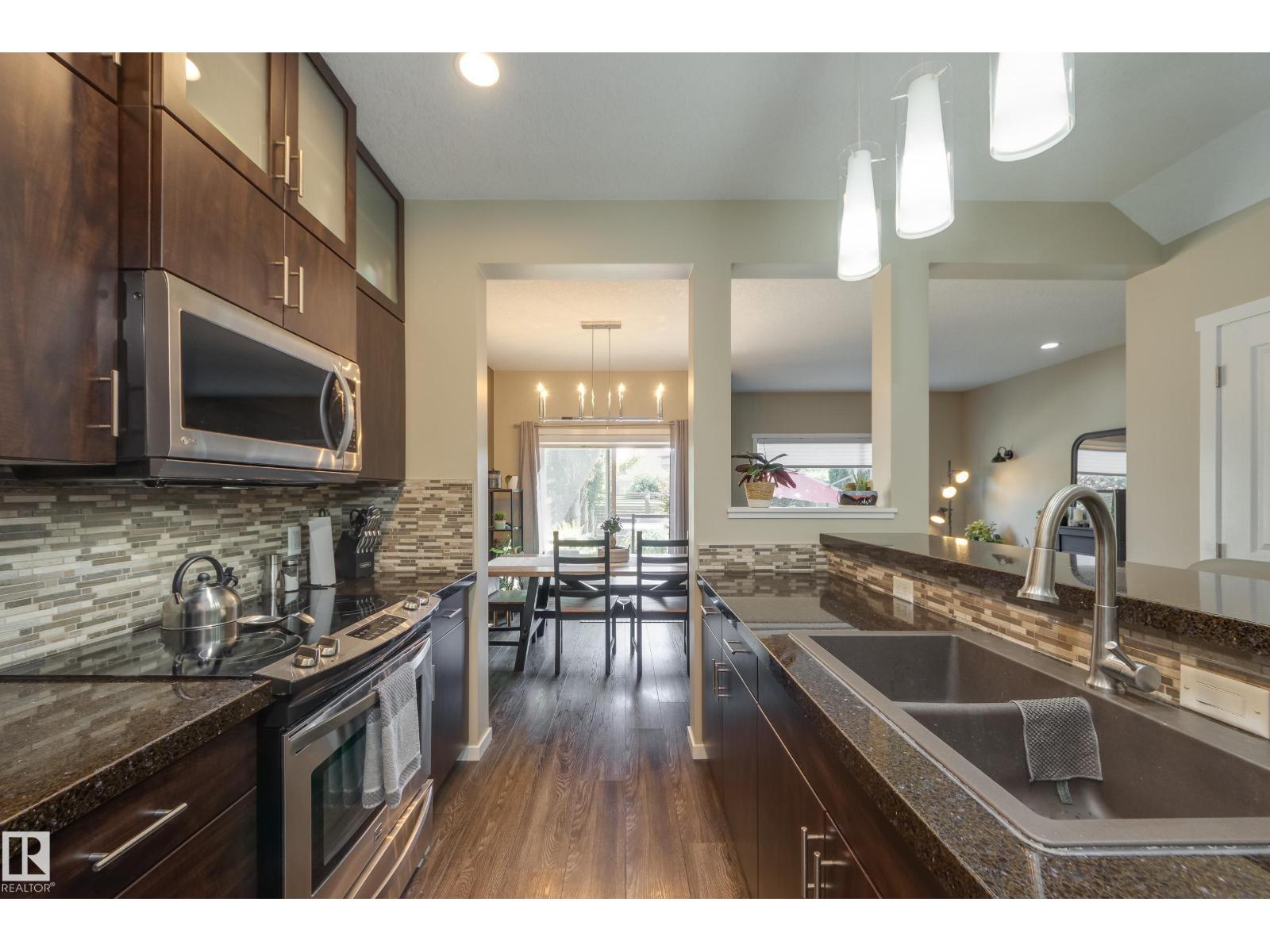 Photo 15 of 12915 205 St Nw, Edmonton AB