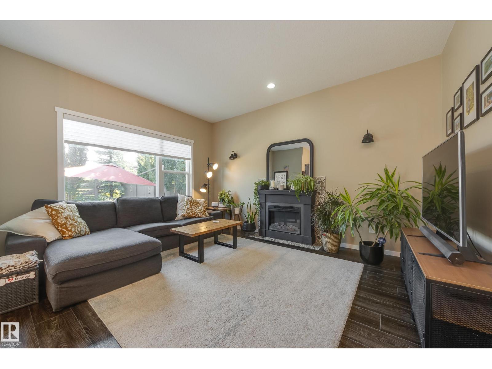 Photo 21 of 12915 205 St Nw, Edmonton AB