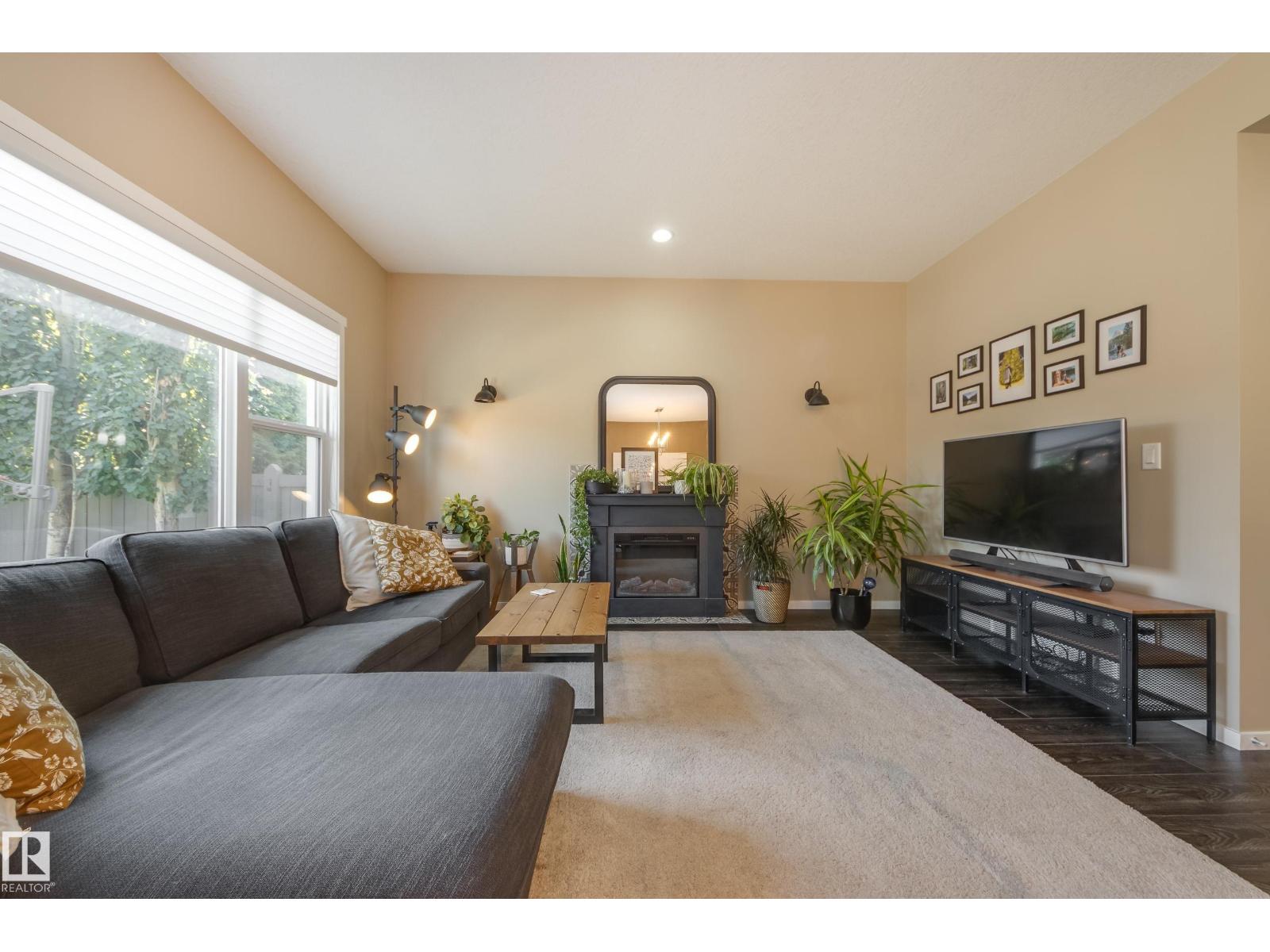 Photo 22 of 12915 205 St Nw, Edmonton AB