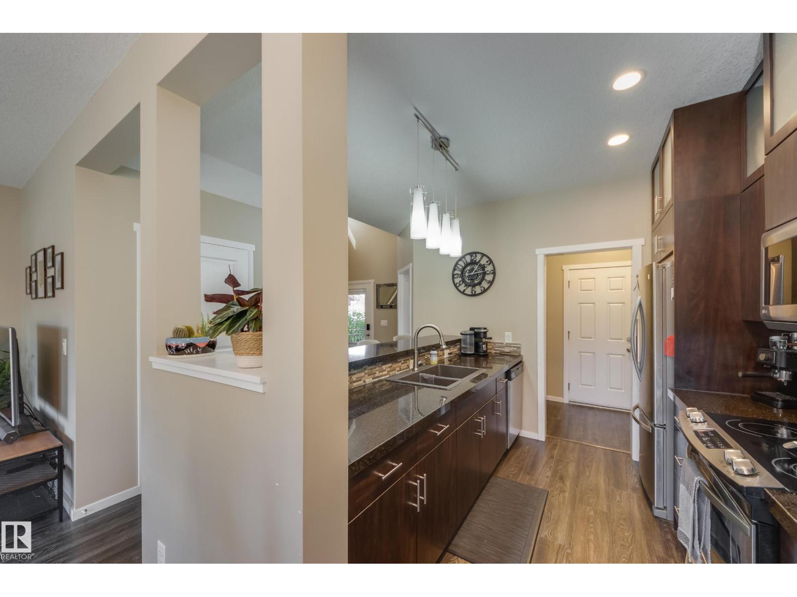 Photo 9 of 12915 205 St Nw, Edmonton AB