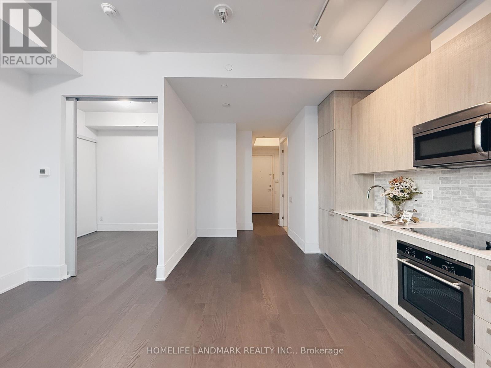 Photo 1 of Lph 5304 50 Charles Street E, Toronto ON