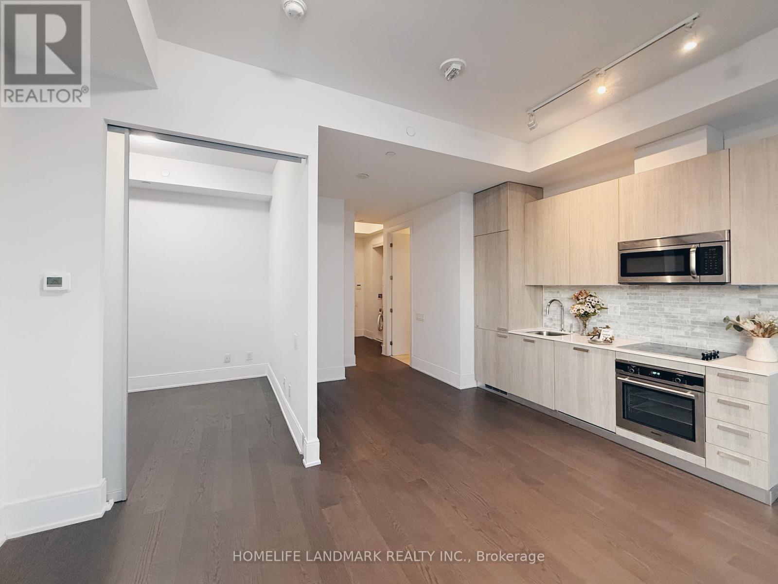 Photo 2 of Lph 5304 50 Charles Street E, Toronto ON