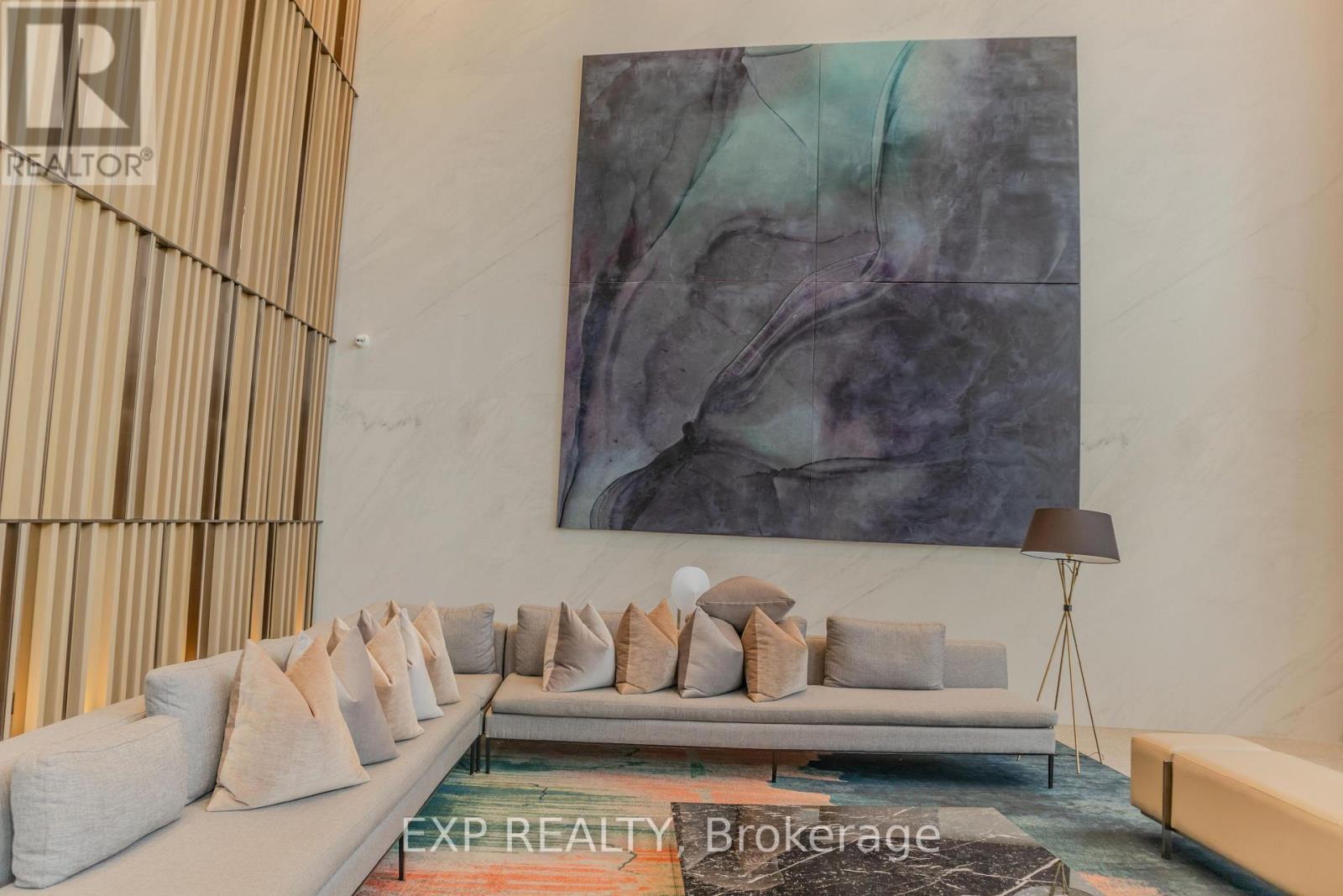 Photo 1 of 519 585 Bloor Street E, Toronto ON