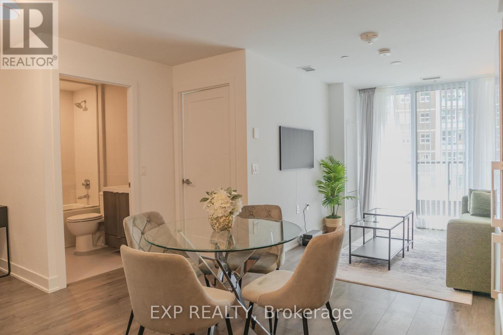 Photo 2 of 519 585 Bloor Street E, Toronto ON