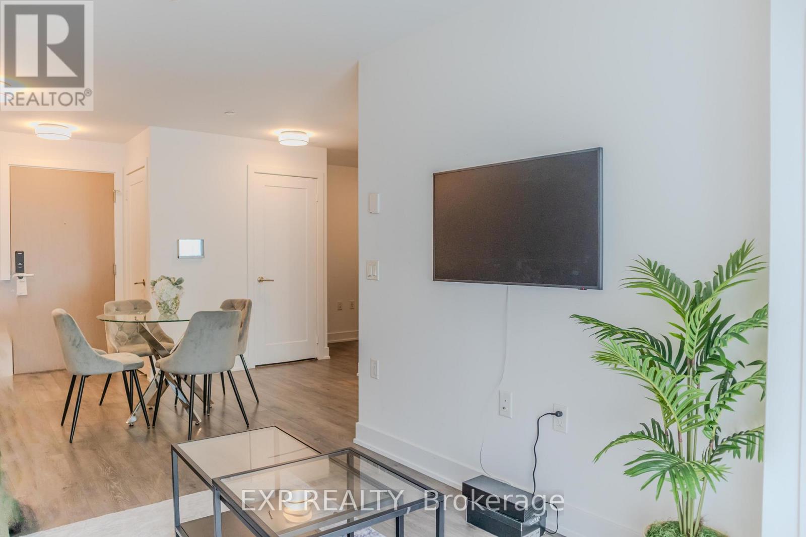 Photo 23 of 519 585 Bloor Street E, Toronto ON