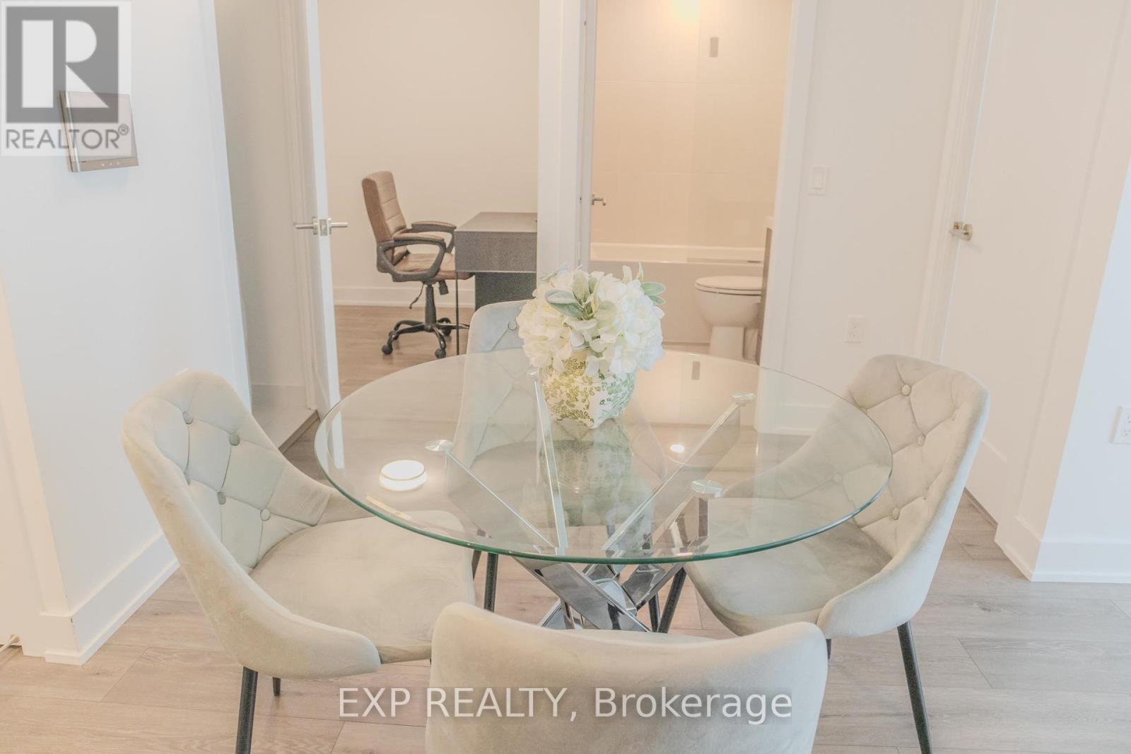 Photo 5 of 519 585 Bloor Street E, Toronto ON