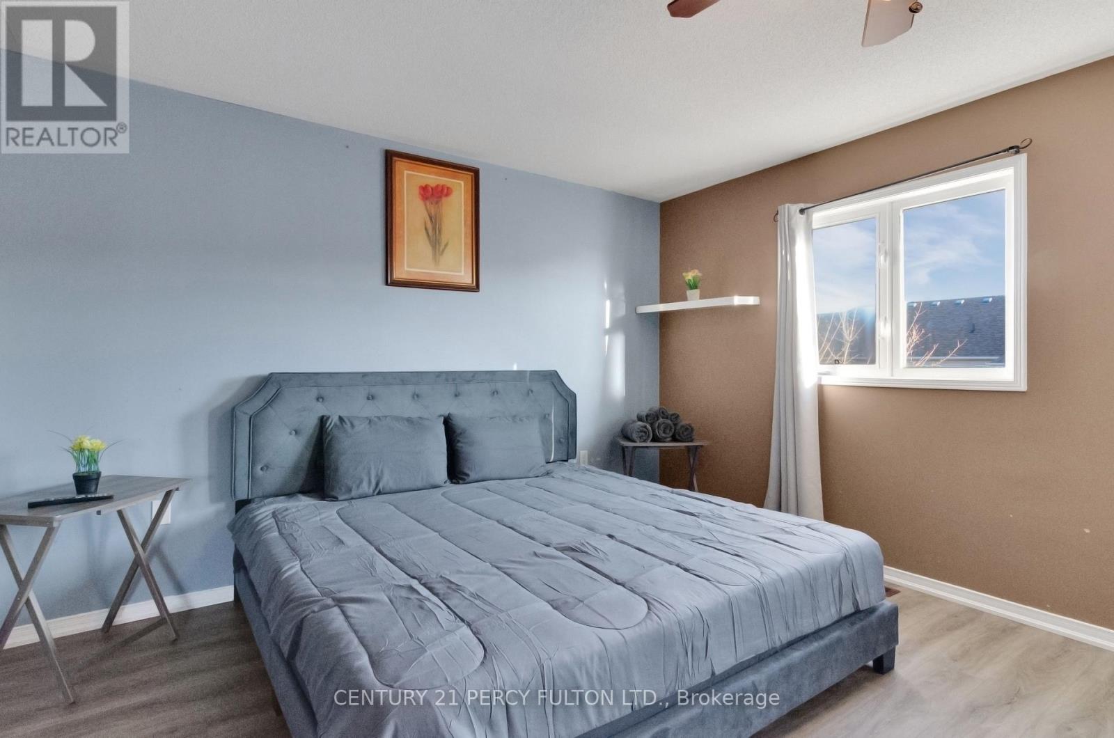 Photo 14 of 19 Odessa Crescent, Whitby ON