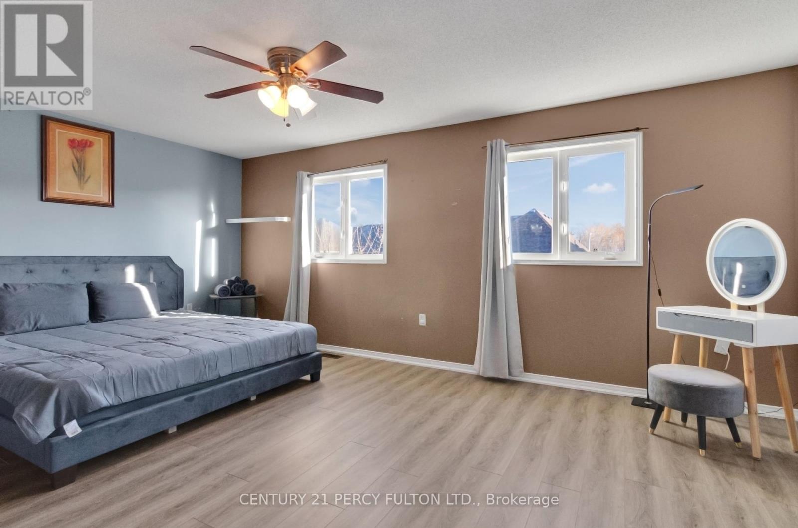 Photo 15 of 19 Odessa Crescent, Whitby ON