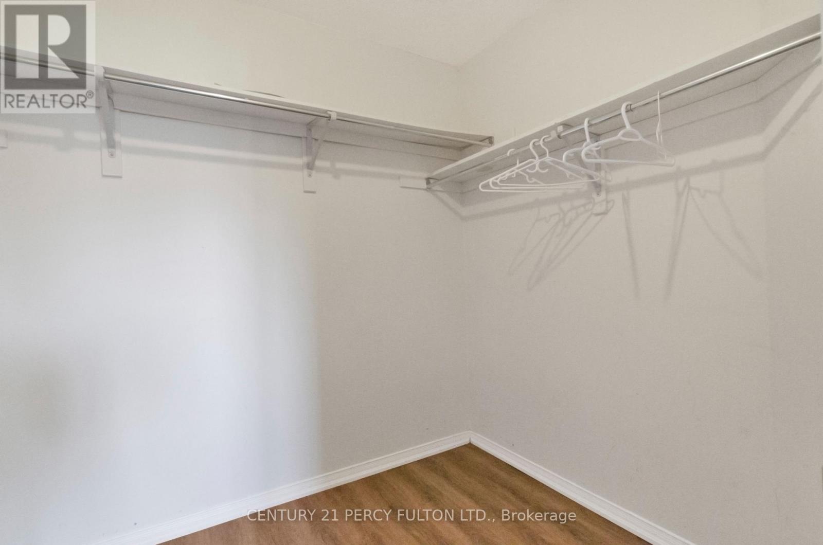 Photo 17 of 19 Odessa Crescent, Whitby ON