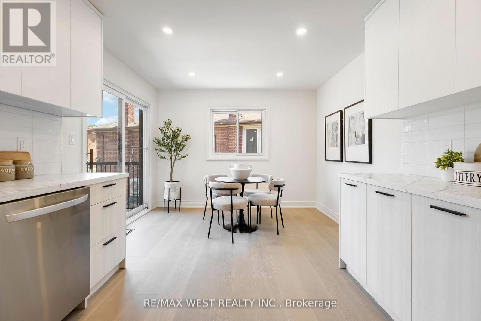 Photo 12 of 54 Elmartin Drive, Toronto ON