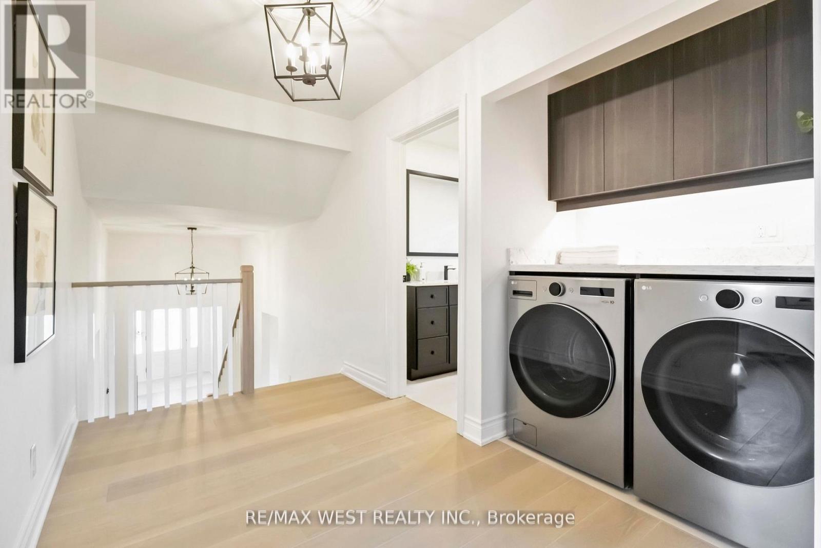 Photo 13 of 54 Elmartin Drive, Toronto ON