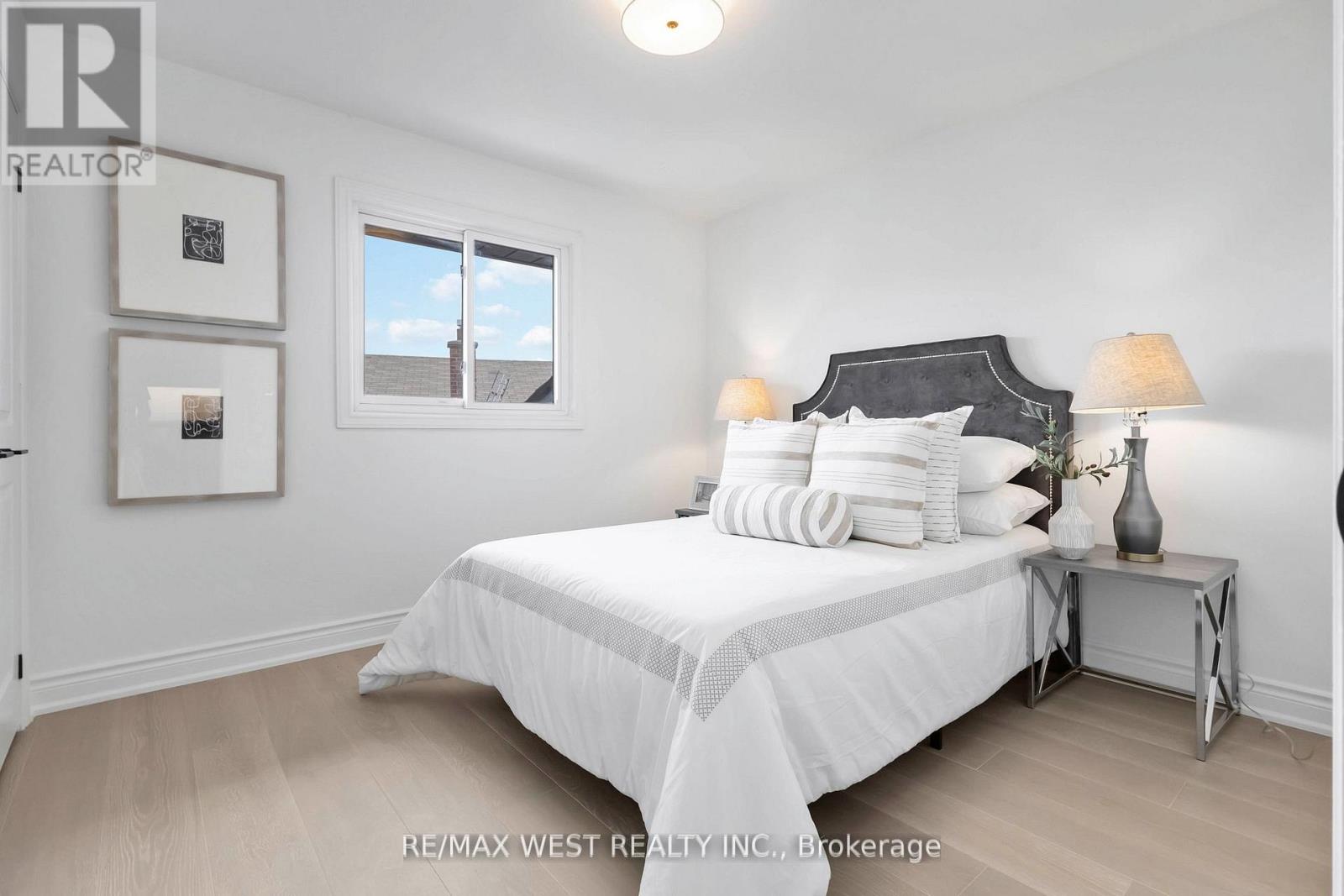 Photo 20 of 54 Elmartin Drive, Toronto ON