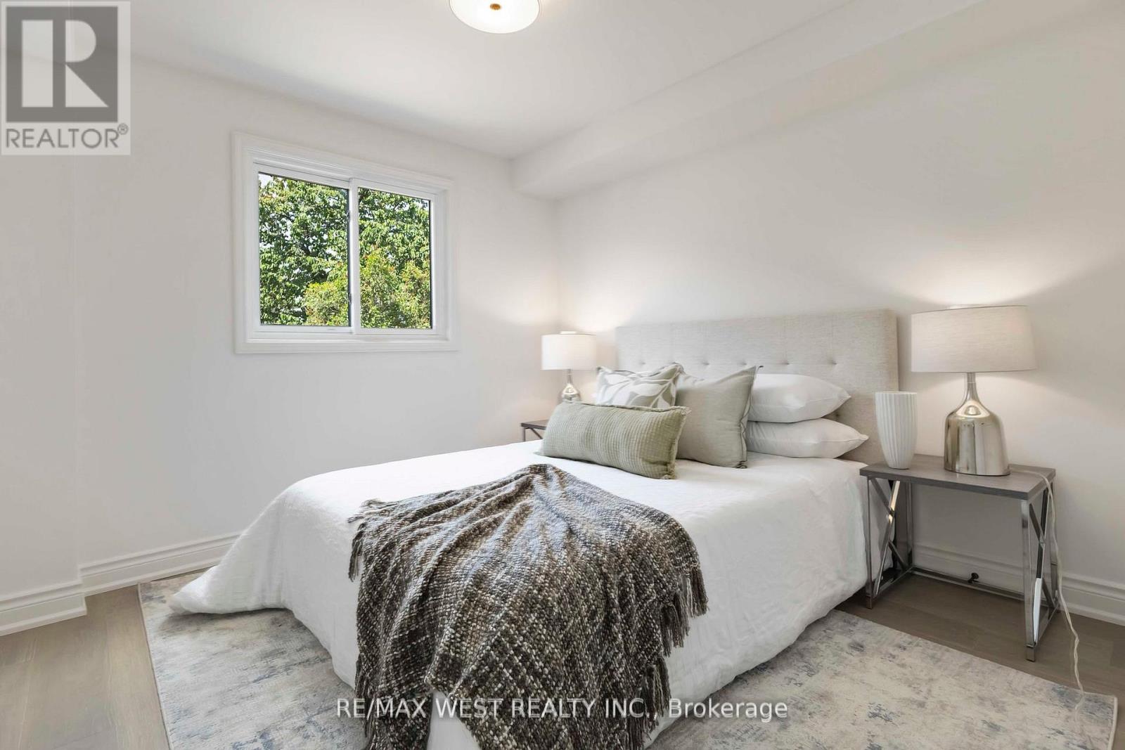 Photo 30 of 54 Elmartin Drive, Toronto ON