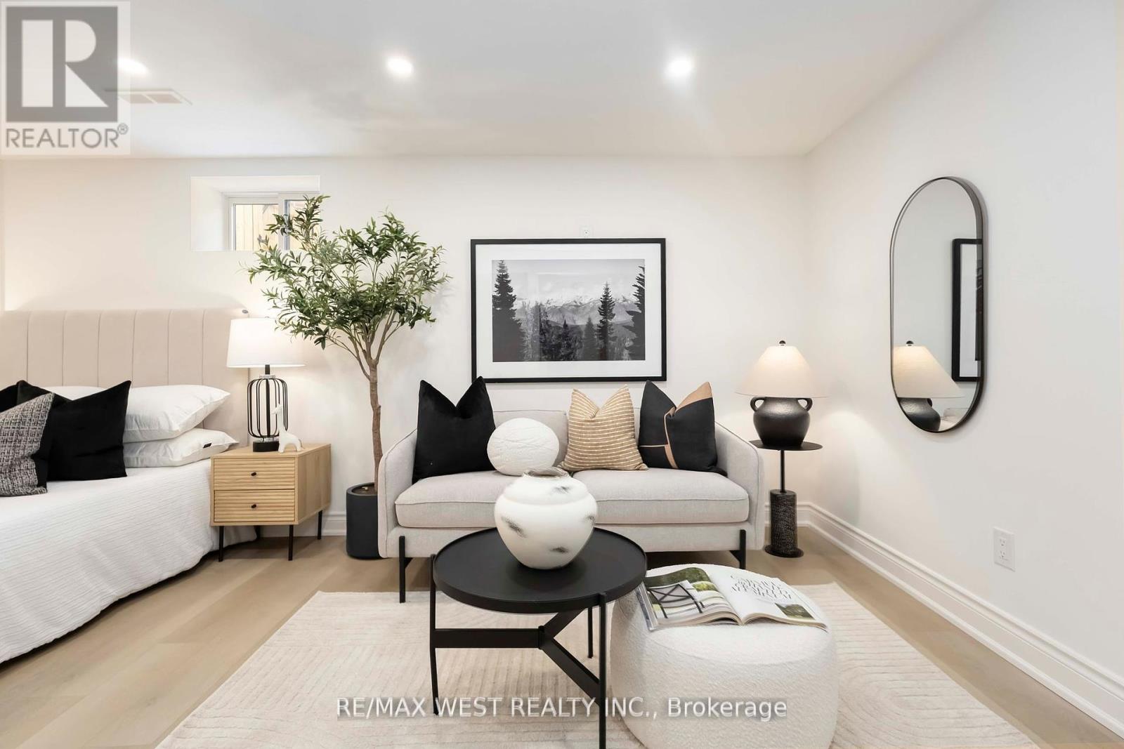 Photo 34 of 54 Elmartin Drive, Toronto ON