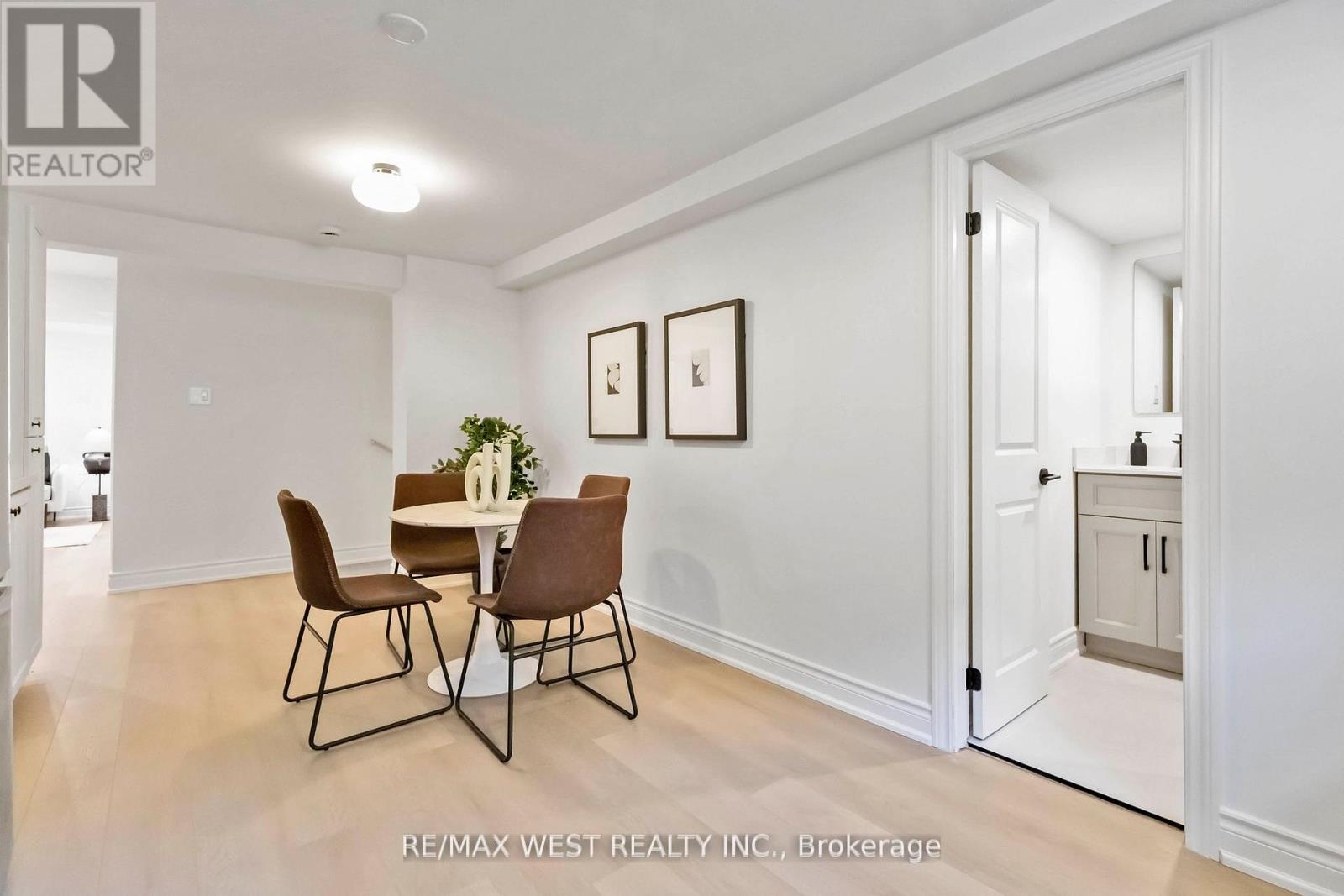 Photo 39 of 54 Elmartin Drive, Toronto ON