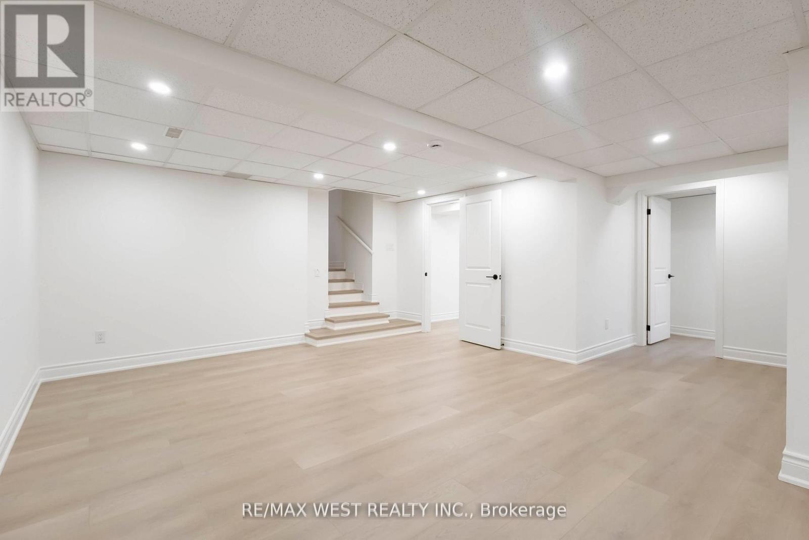 Photo 41 of 54 Elmartin Drive, Toronto ON
