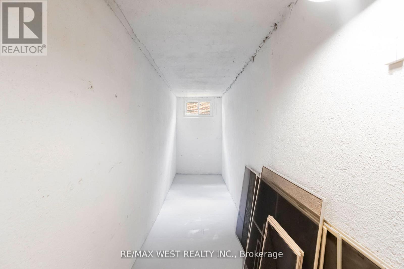 Photo 45 of 54 Elmartin Drive, Toronto ON