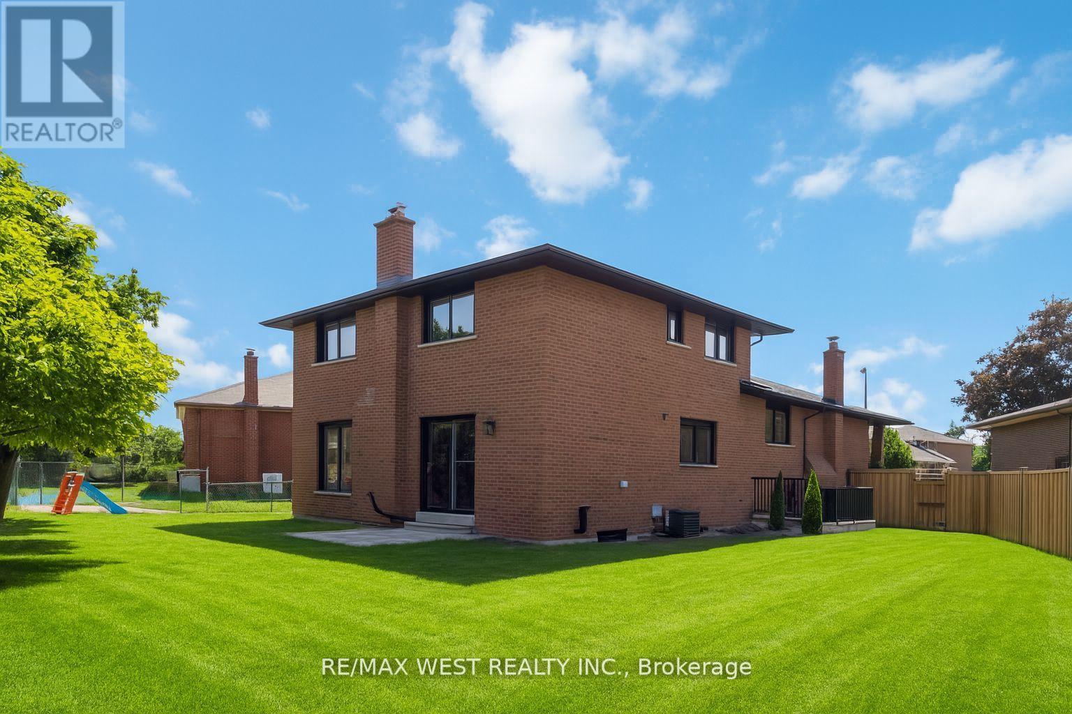 Photo 48 of 54 Elmartin Drive, Toronto ON