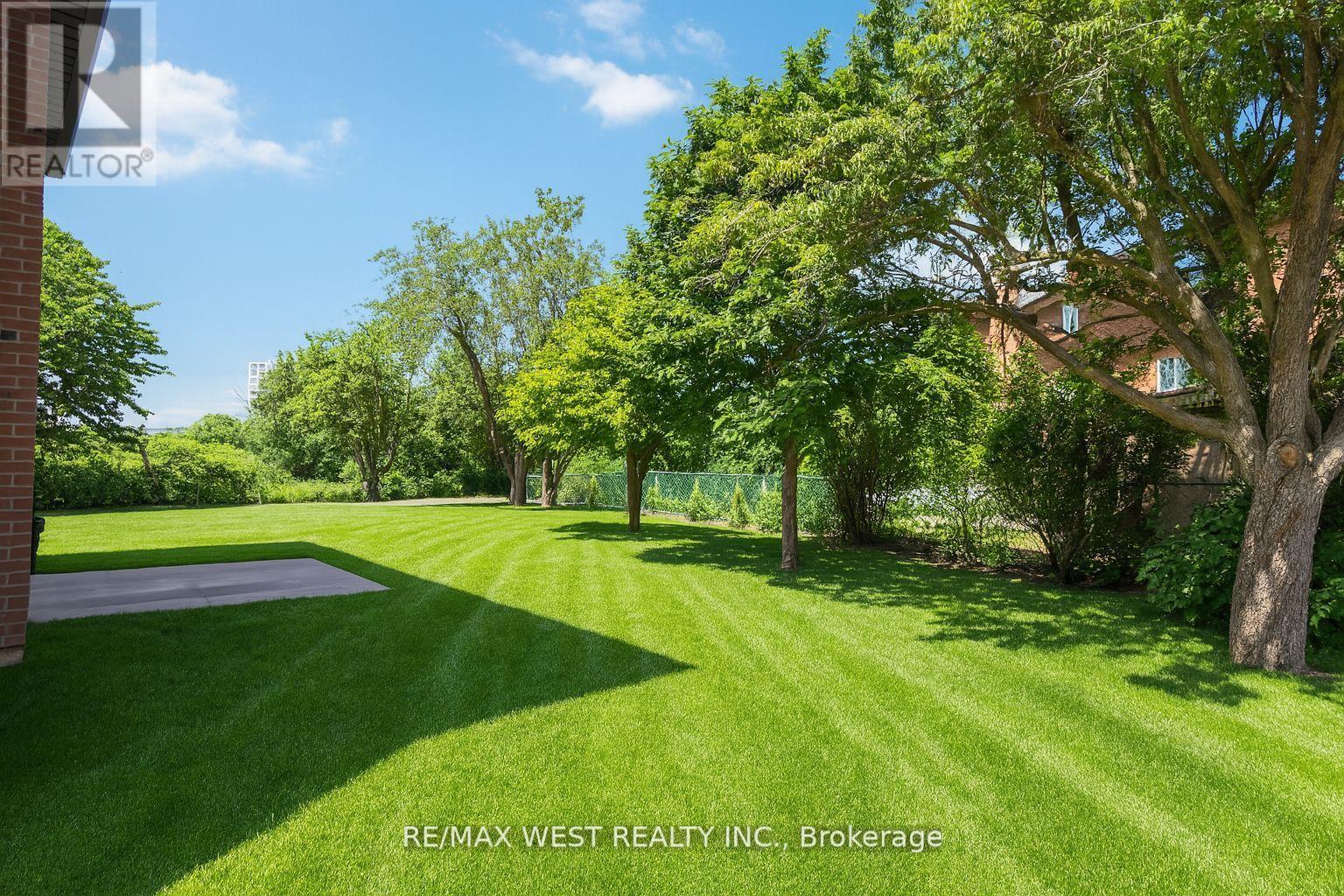 Photo 50 of 54 Elmartin Drive, Toronto ON