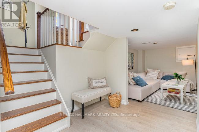 Photo 31 of 7 Tizzard Avenue, Toronto ON
