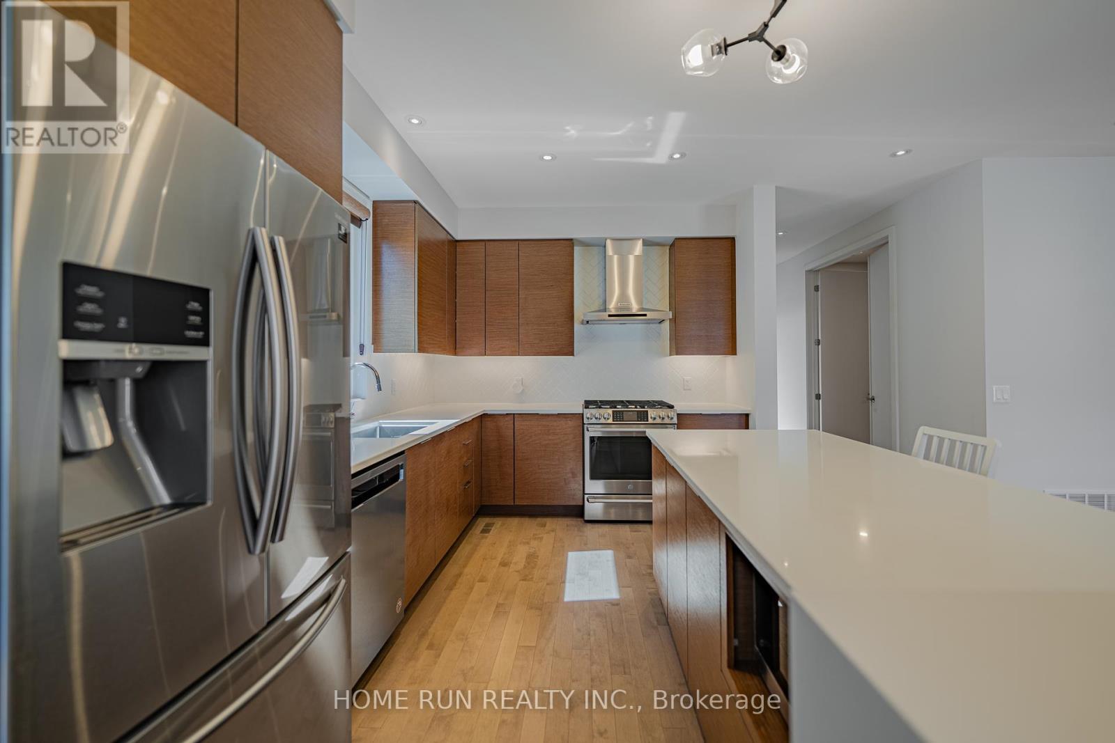 Photo 11 of 899 Ralph Hennessy Avenue, Ottawa ON