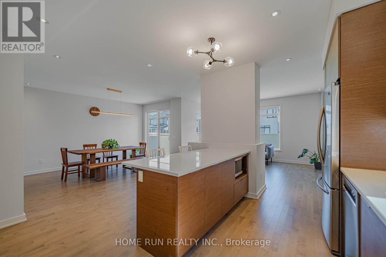 Photo 12 of 899 Ralph Hennessy Avenue, Ottawa ON