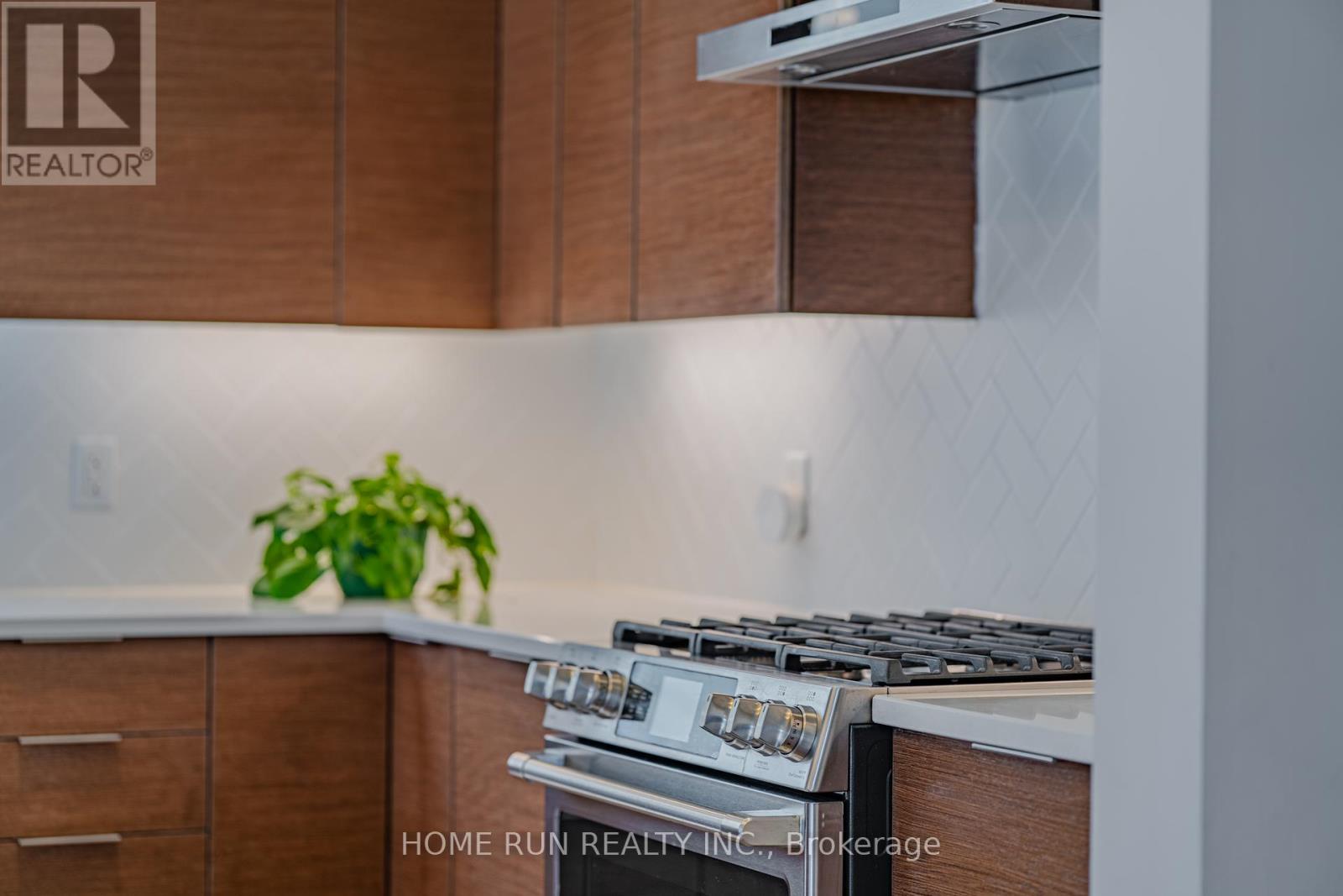 Photo 14 of 899 Ralph Hennessy Avenue, Ottawa ON