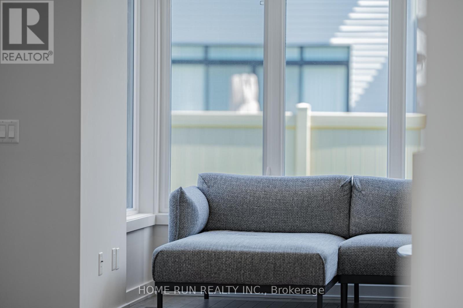 Photo 20 of 899 Ralph Hennessy Avenue, Ottawa ON