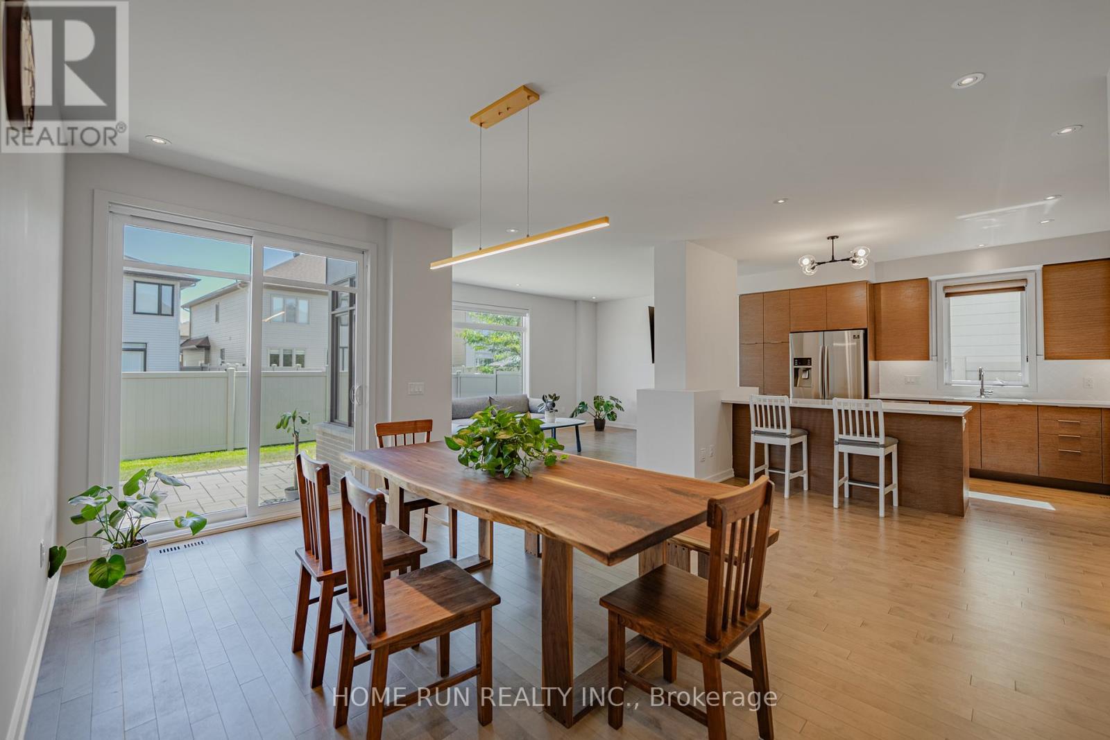 Photo 22 of 899 Ralph Hennessy Avenue, Ottawa ON