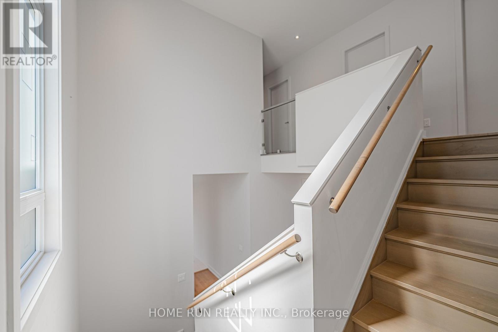 Photo 24 of 899 Ralph Hennessy Avenue, Ottawa ON