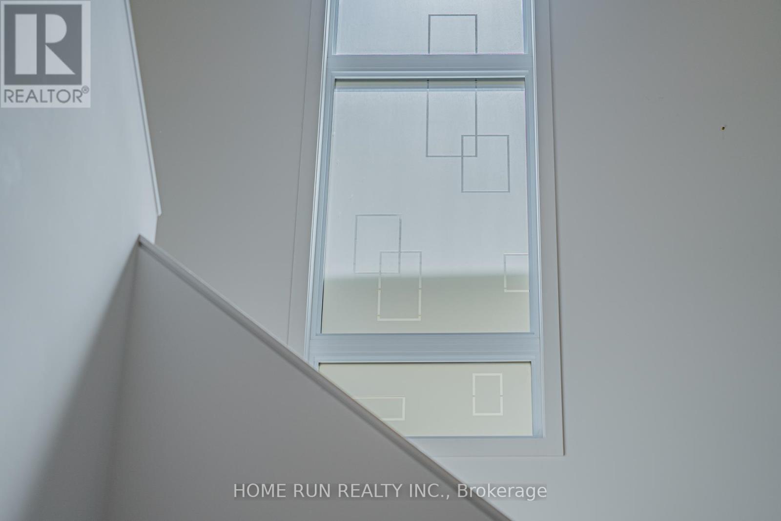 Photo 29 of 899 Ralph Hennessy Avenue, Ottawa ON