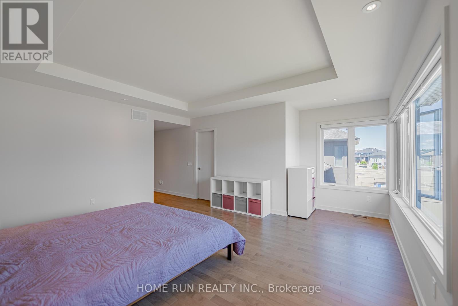 Photo 34 of 899 Ralph Hennessy Avenue, Ottawa ON