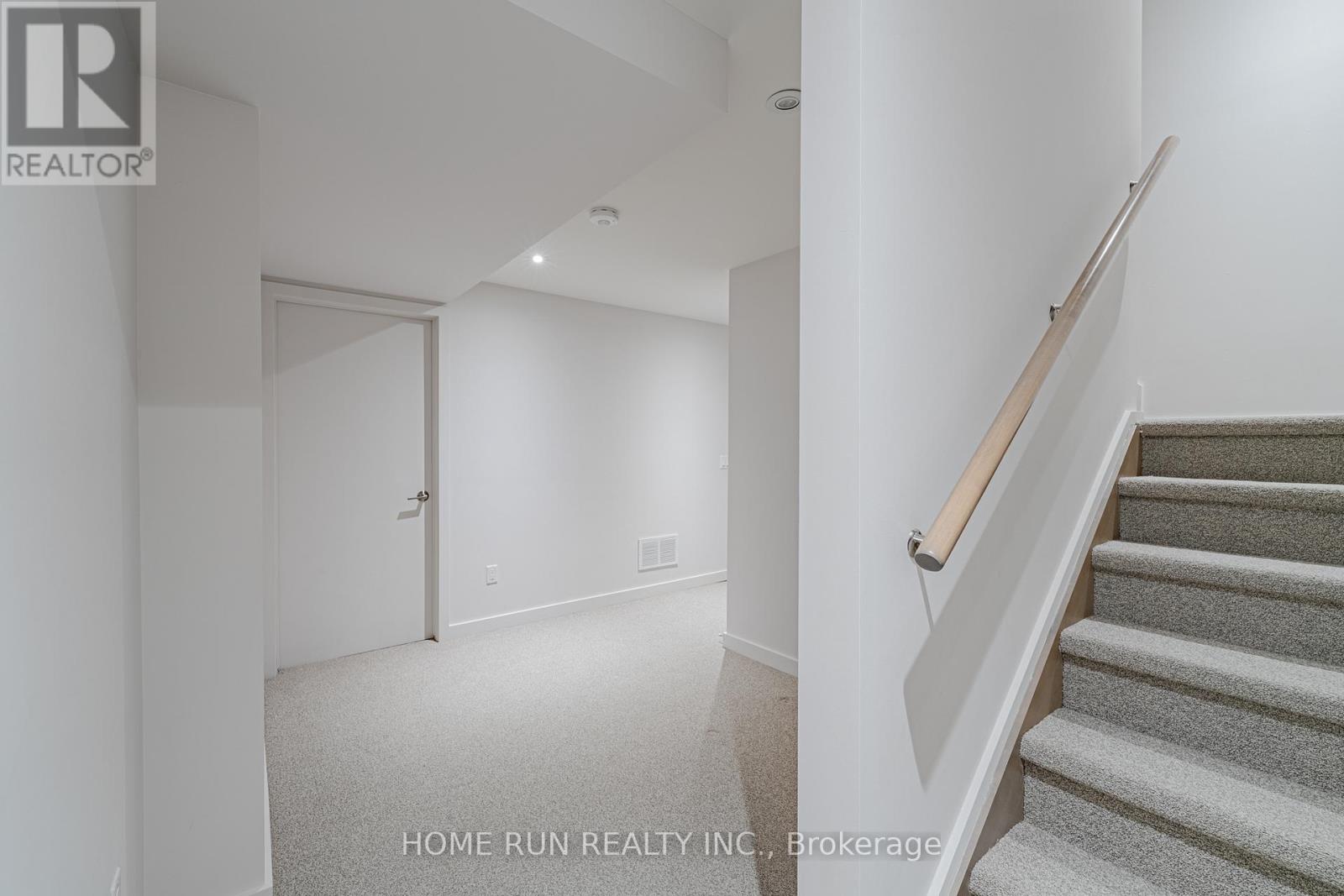 Photo 43 of 899 Ralph Hennessy Avenue, Ottawa ON