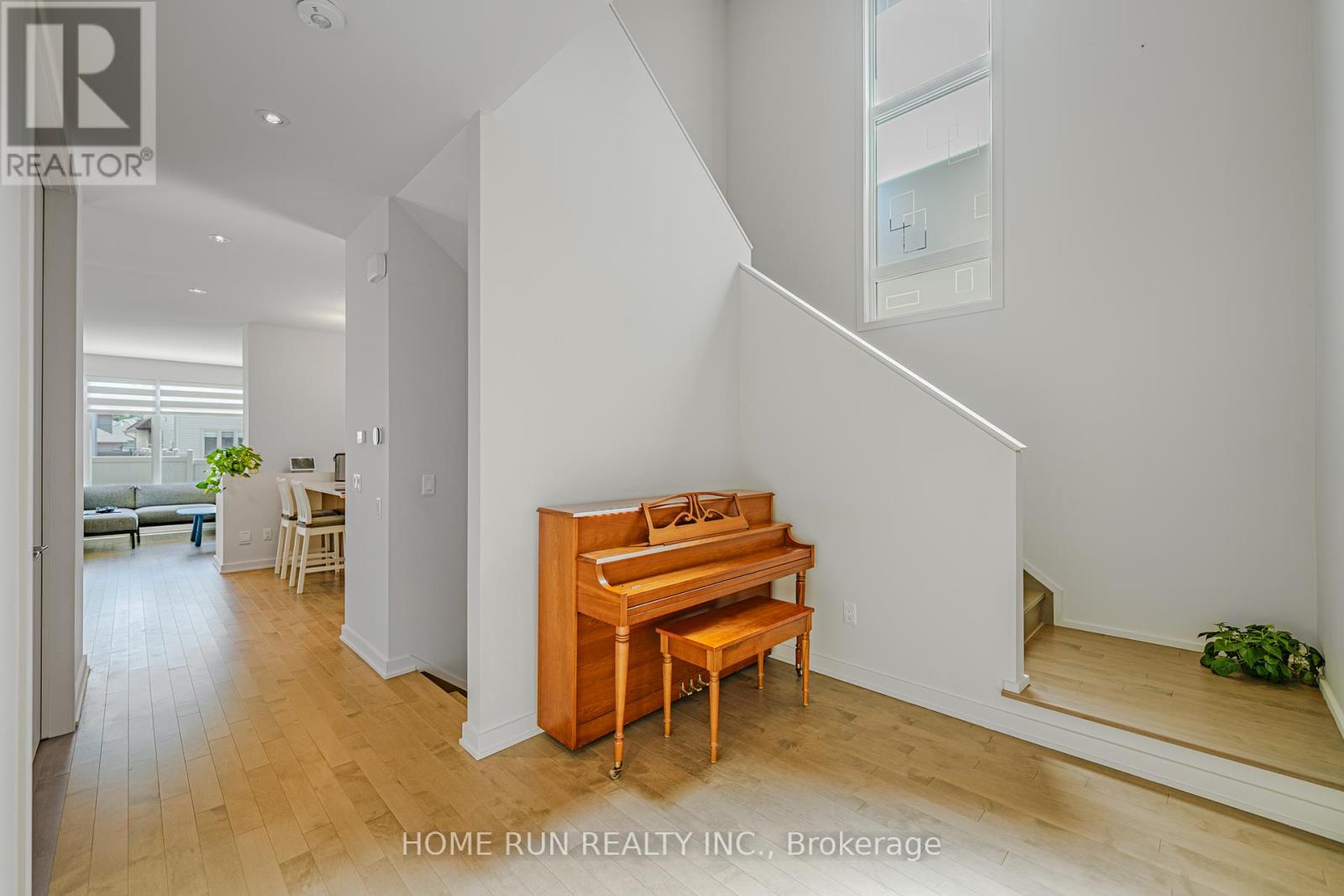 Photo 6 of 899 Ralph Hennessy Avenue, Ottawa ON