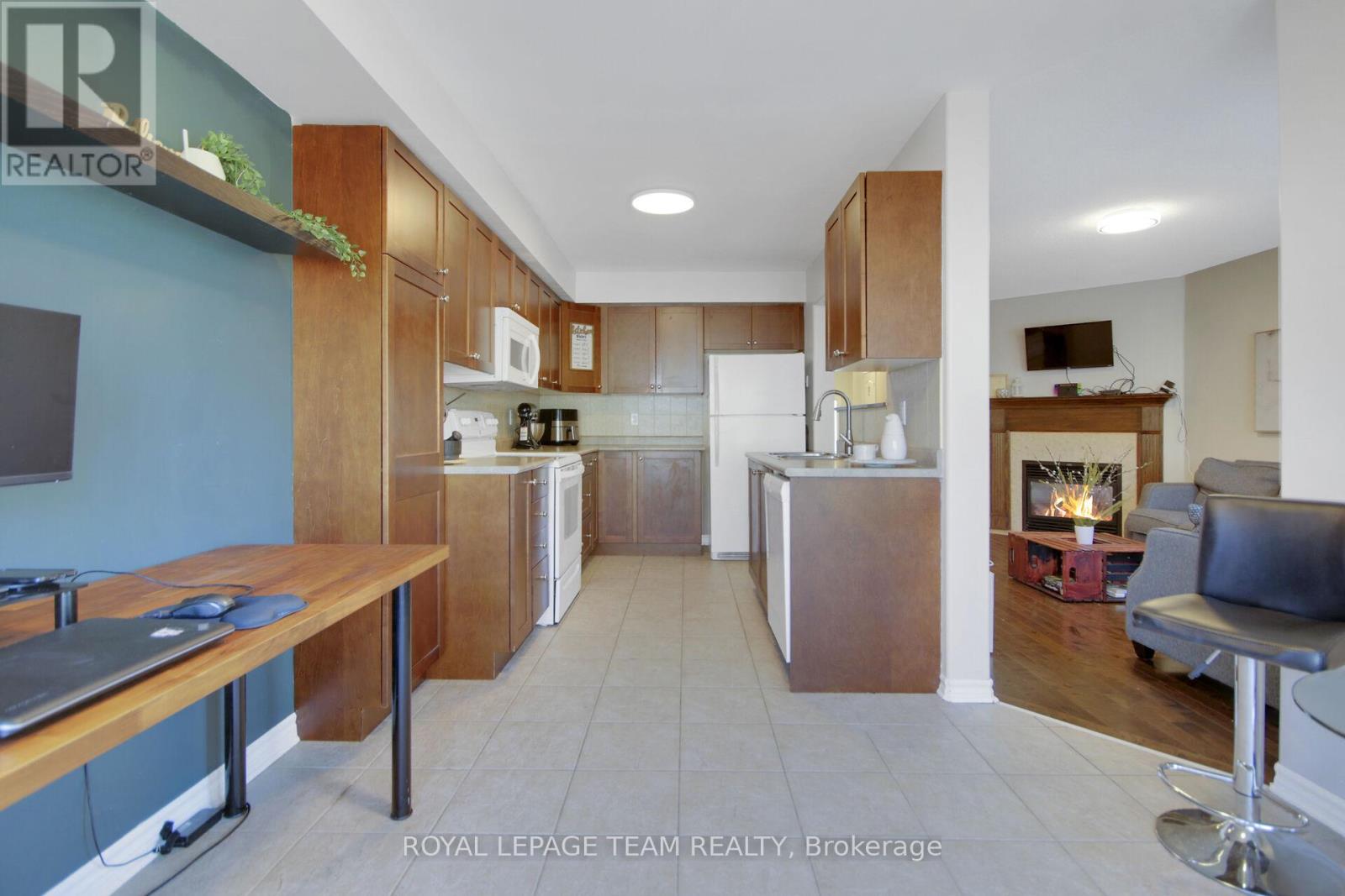 Photo 17 of 123 Talltree Crescent, Ottawa ON