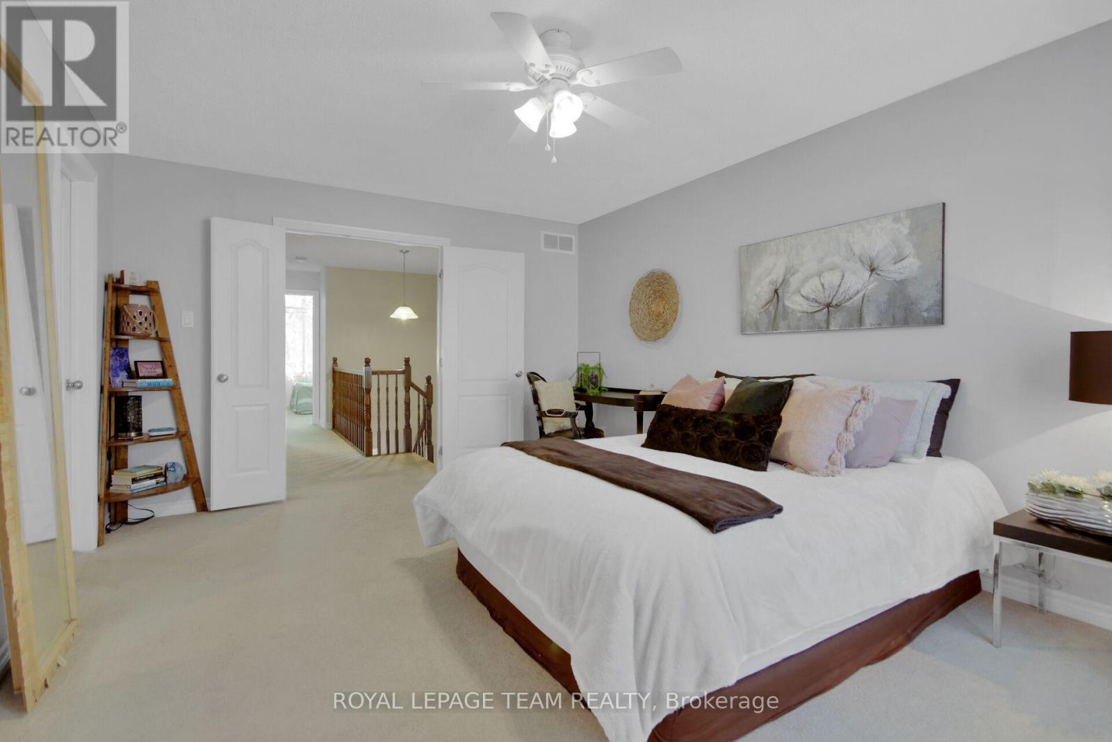 Photo 23 of 123 Talltree Crescent, Ottawa ON
