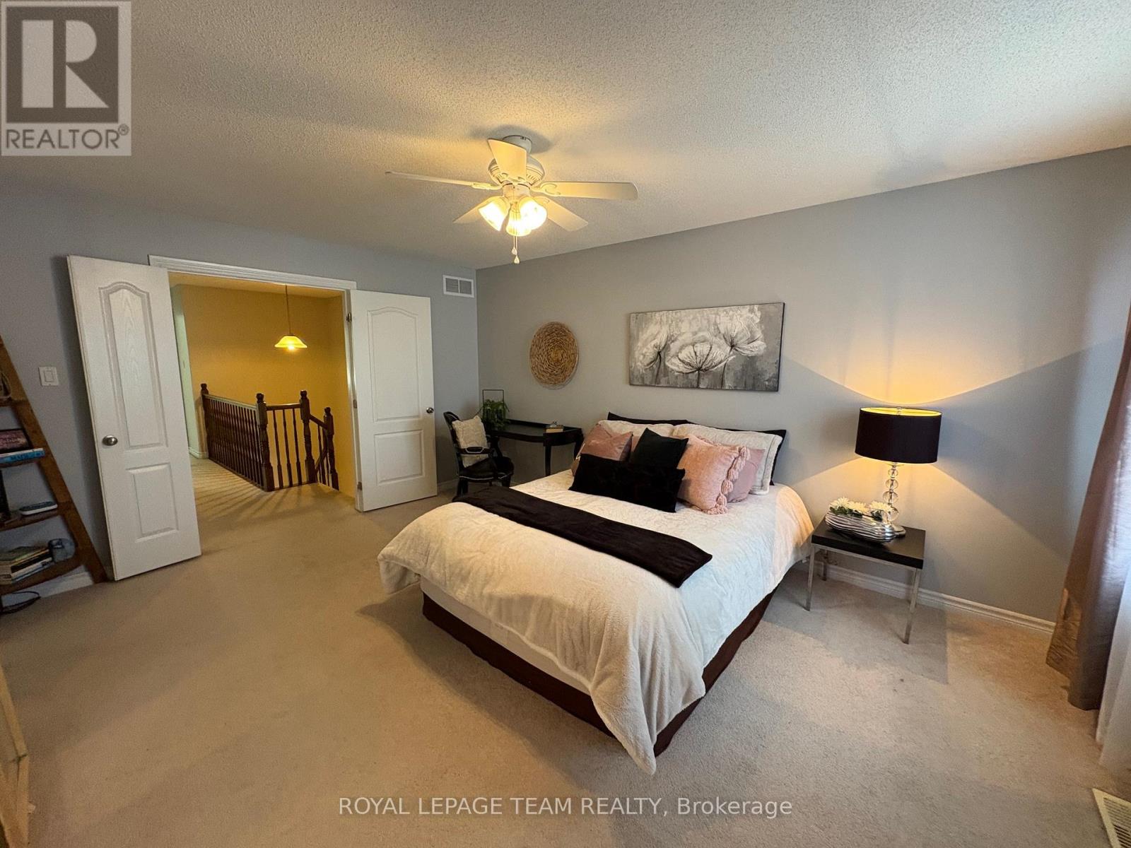 Photo 24 of 123 Talltree Crescent, Ottawa ON