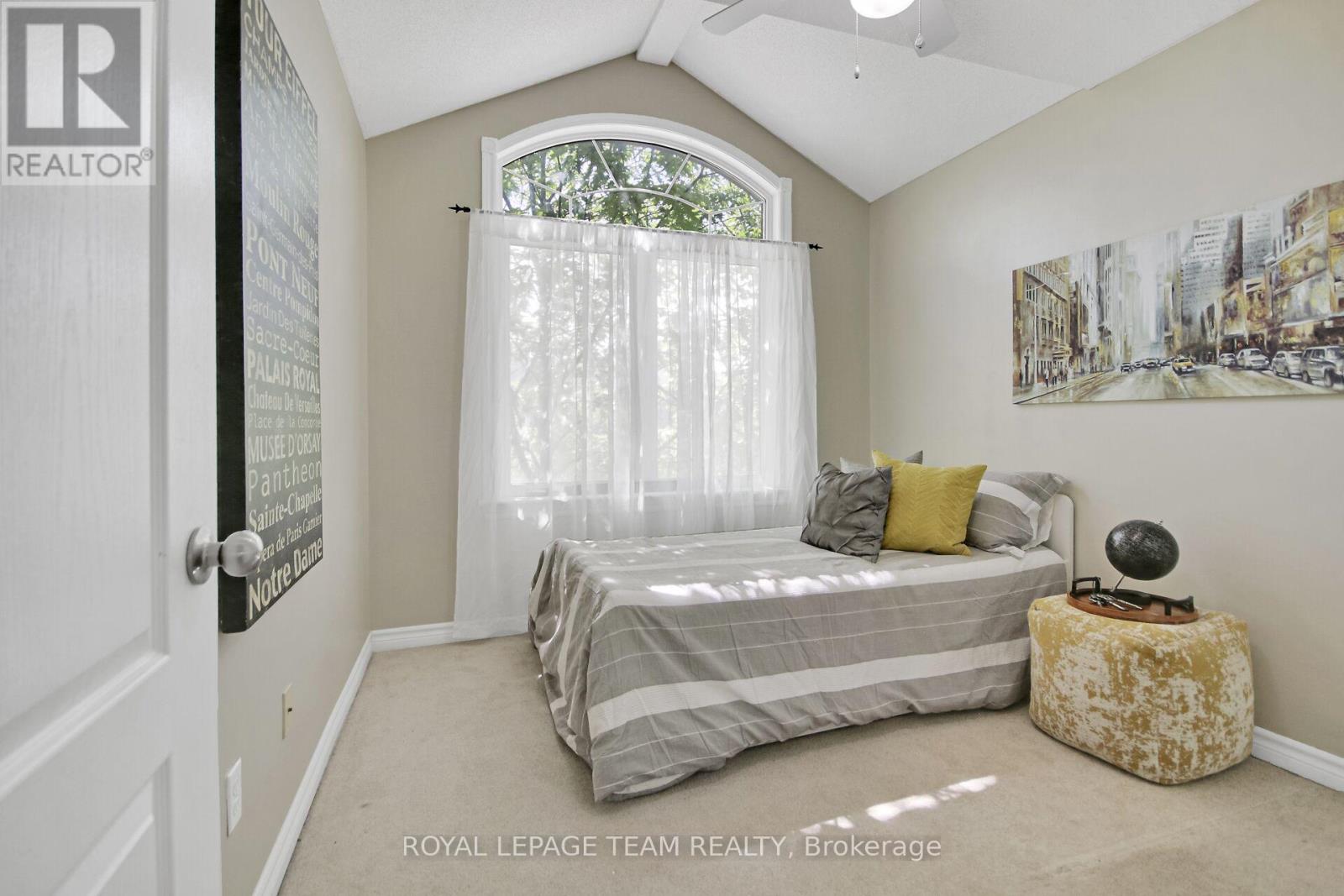 Photo 29 of 123 Talltree Crescent, Ottawa ON